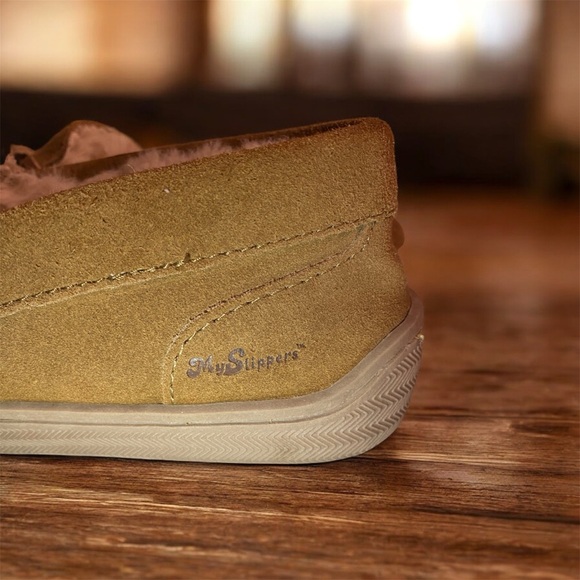 Leather Upper Comfort Women's Tan Moccasins - Picture 8 of 11